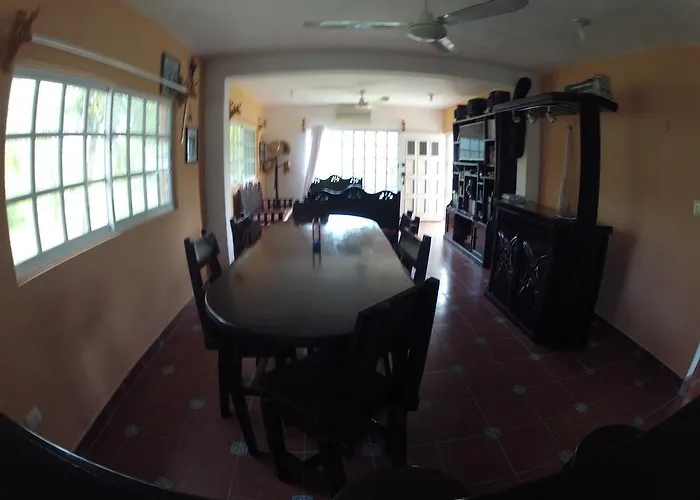 Albergue Rancho Alvarez & *