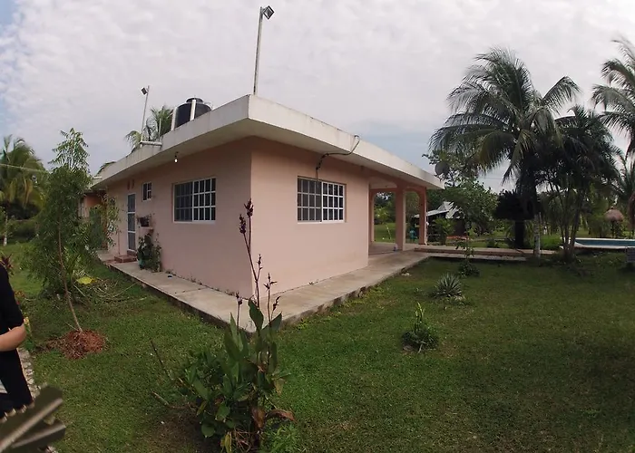Rancho Alvarez & Albergue *
